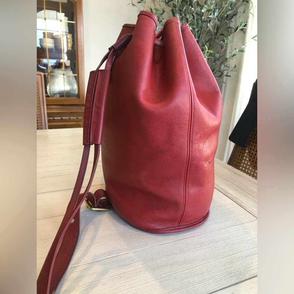 COACH VINTAGE RED LEATHER SLING BAG #9929 WITH HANGTAG